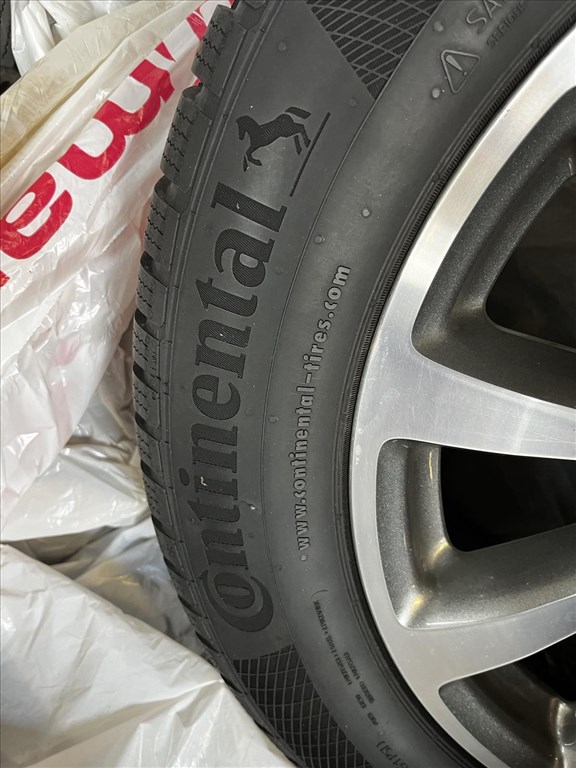 225/55 R17 Gyári Mercedes-Benz 5x112 Continental jó téligumikkal! 3. kép