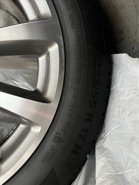 225/55 R17 Gyári Mercedes-Benz 5x112 Continental jó téligumikkal! 5. kép
