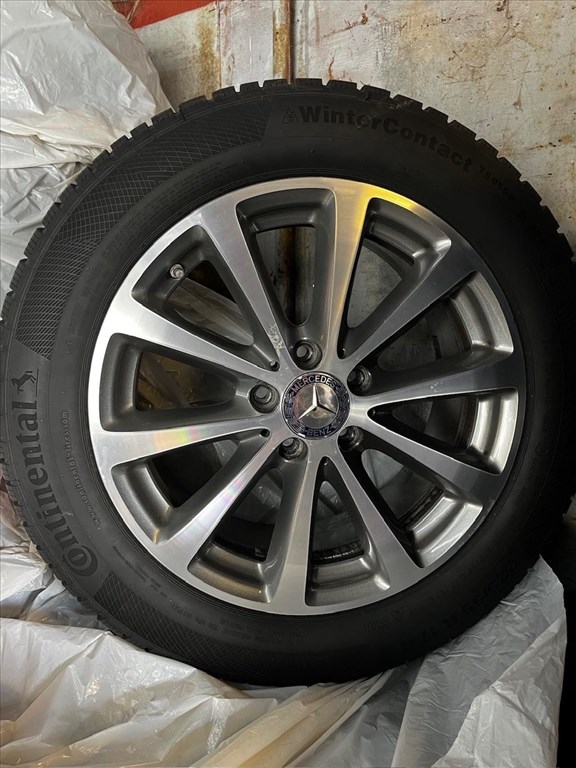 225/55 R17 Gyári Mercedes-Benz 5x112 Continental jó téligumikkal! 1. kép