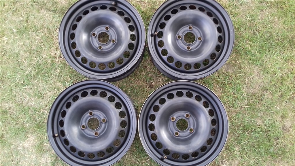  4x108 lyukosztású 6JJ 15" használt (gyári felni) Peugeot Citroen lemezfelni 1. kép