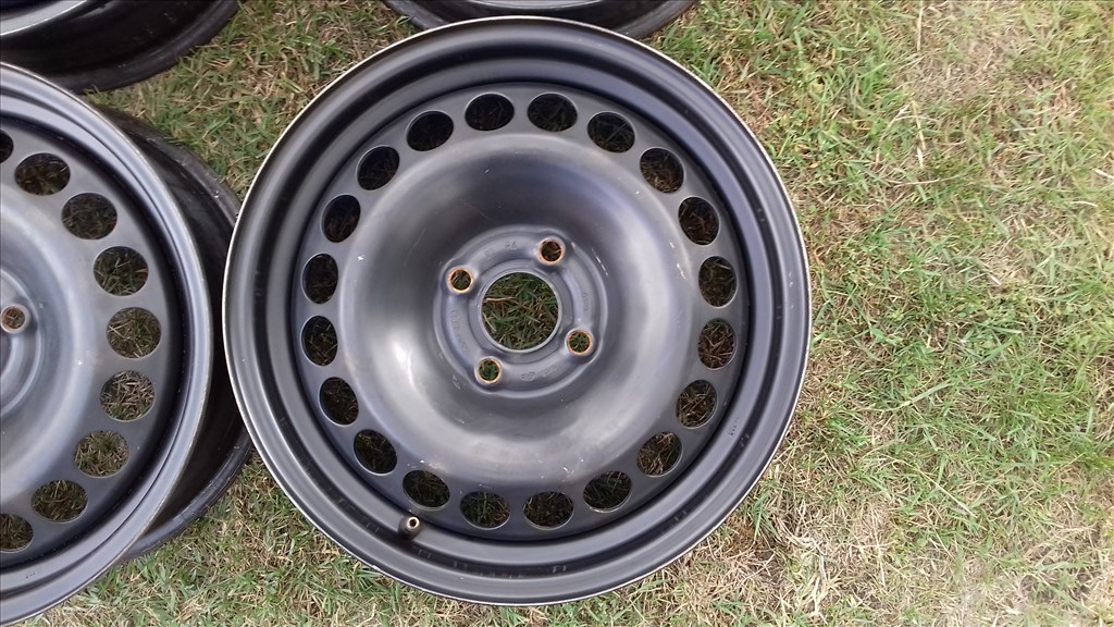  4x108 lyukosztású 6JJ 15" használt (gyári felni) Peugeot Citroen lemezfelni 2. kép