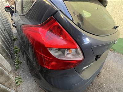 Ford Focus Mk3 Bal hátsó lámpa 5 ajtós