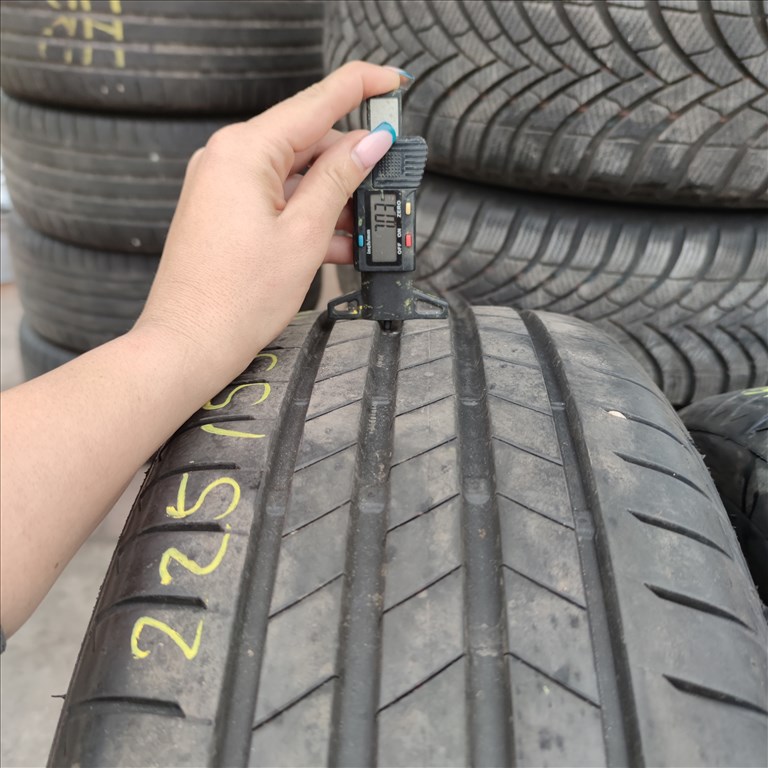  225/55 R18 Bridgestone nyári gumi 99000ft a 4db/316/ 1. kép