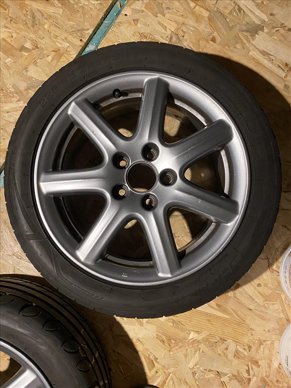 Eladó Honda 5x114.3 lyukosztású 17" újszerű (gyári felni) alufelni, rajta használt gumi  3. kép