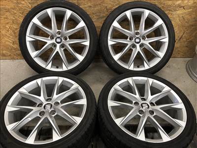 18 colos gyári Seat alufelni 225/40/18 nyári gumi 18 col