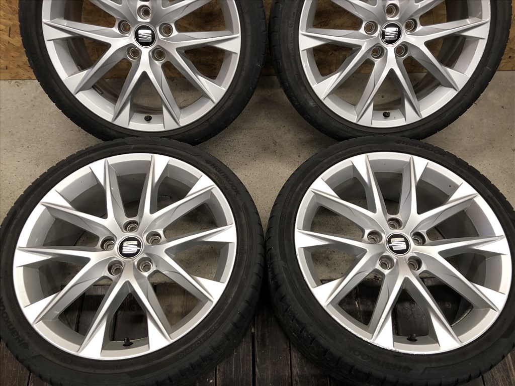 18 colos gyári Seat alufelni 225/40/18 nyári gumi 18 col 3. kép
