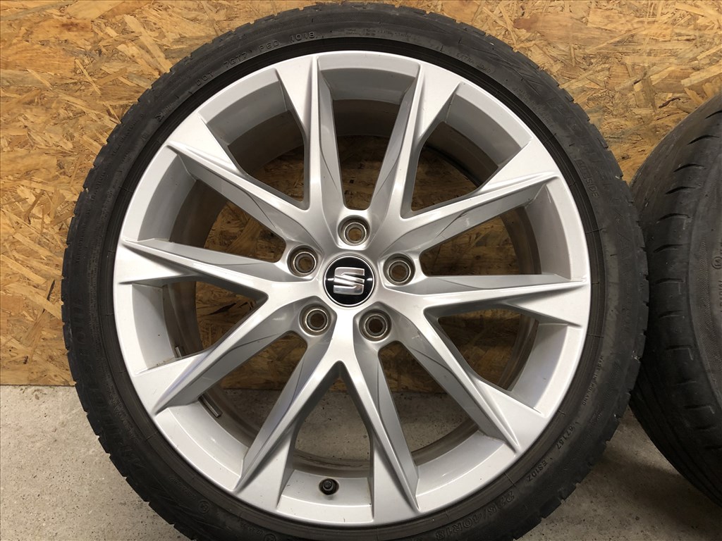 18 colos gyári Seat alufelni 225/40/18 nyári gumi 18 col 6. kép