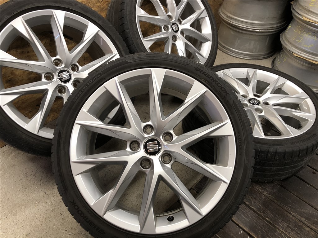 18 colos gyári Seat alufelni 225/40/18 nyári gumi 18 col 11. kép