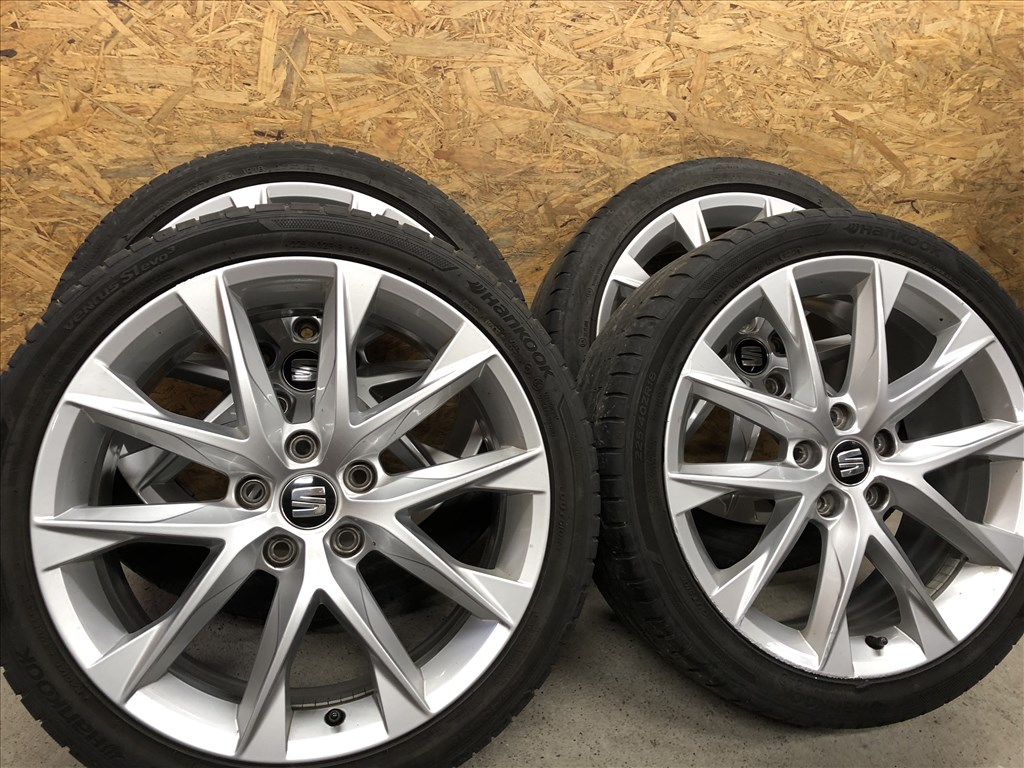 18 colos gyári Seat alufelni 225/40/18 nyári gumi 18 col 12. kép