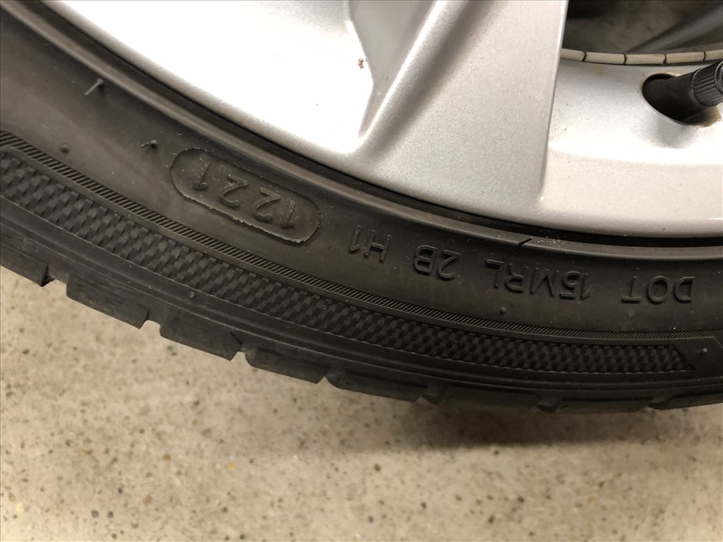 18 colos gyári Seat alufelni 225/40/18 nyári gumi 18 col 14. kép