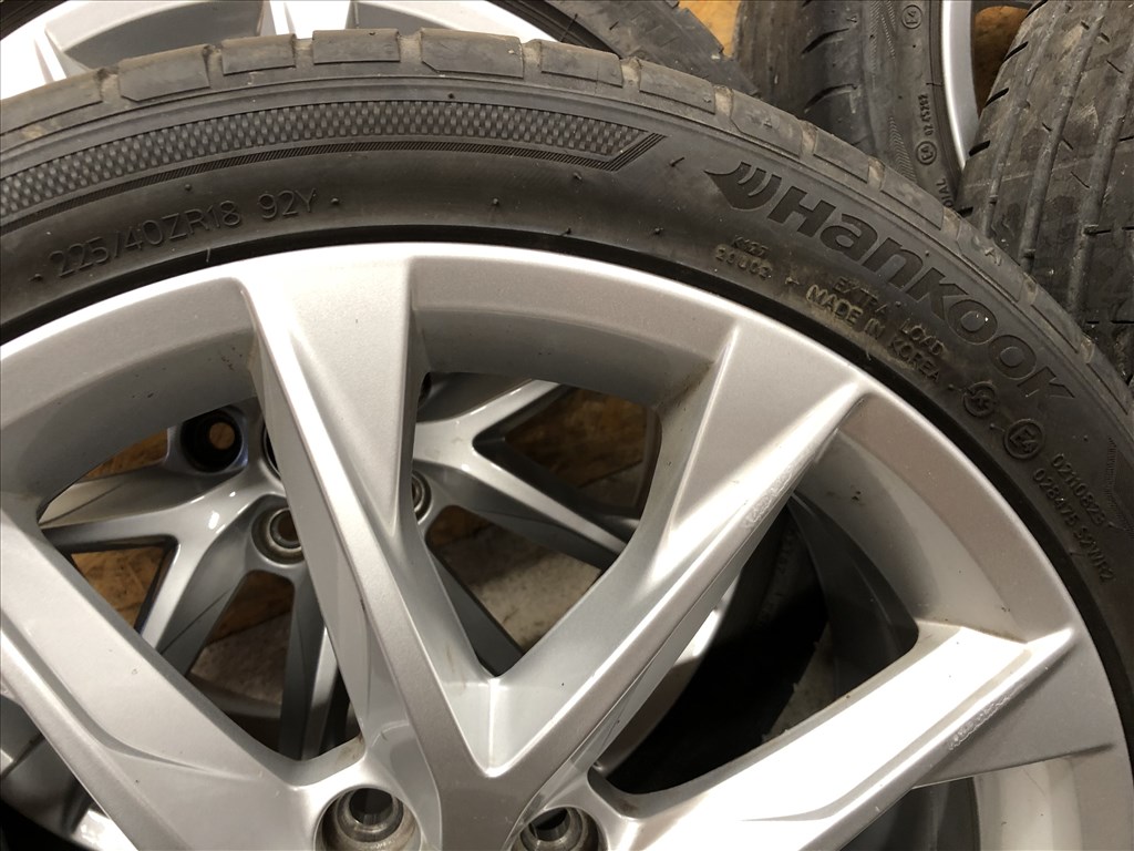 18 colos gyári Seat alufelni 225/40/18 nyári gumi 18 col 15. kép