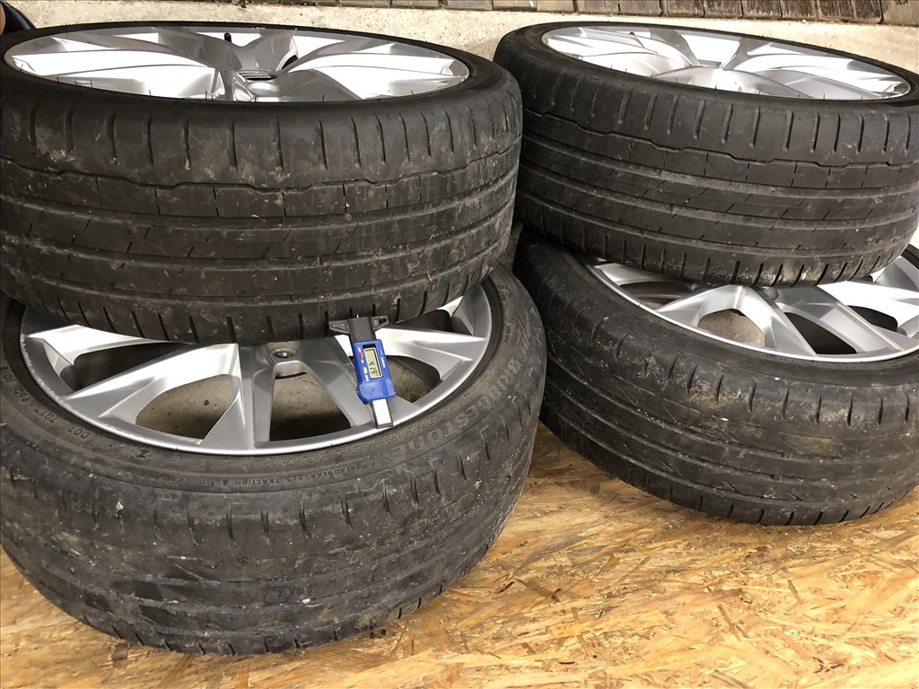 18 colos gyári Seat alufelni 225/40/18 nyári gumi 18 col 16. kép