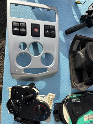 Dacia Logan I fűtéspanel, klímapanel, ablakemelő gomb 