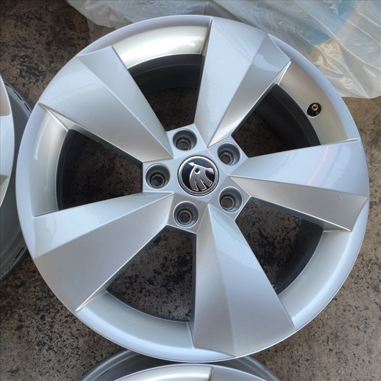 5x112 17 Gyári Skoda alufelni 145000ft a 4db/161/ 2. kép