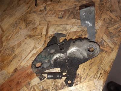 Toyota Aygo Motorháztető Zárszerkezet