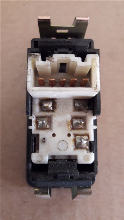 Suzuki Vitara Jobb Hátsó Ablakemelõ Kapcsoló 2. kép