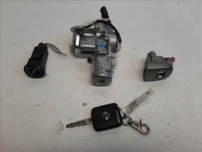 Nissan Note (E11) zárgarnitúra motorvezérlő nélkül