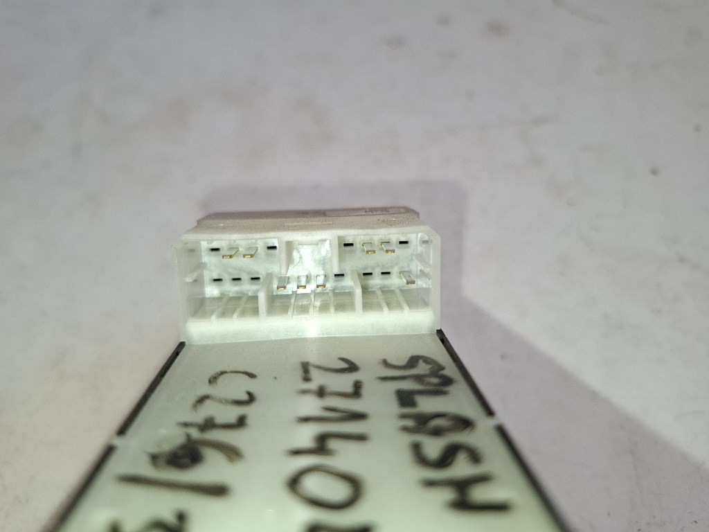 Suzuki Splash bal elsõ ablakemelõ kapcsoló 3. kép