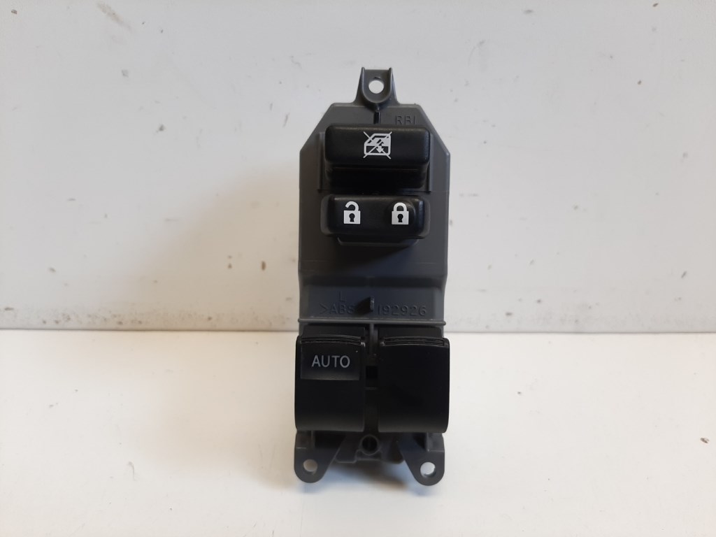 Toyota Yaris (XP90) bal elsõ ablakemelõ kapcsoló 1. kép