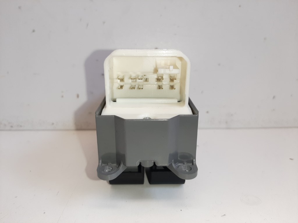 Toyota Yaris (XP90) bal elsõ ablakemelõ kapcsoló 3. kép