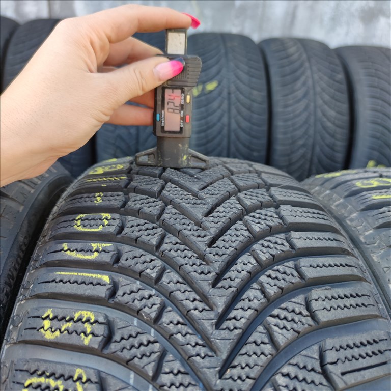 225/40 R18 Giti téli gumi 99500ft a 4db/15/ 3. kép