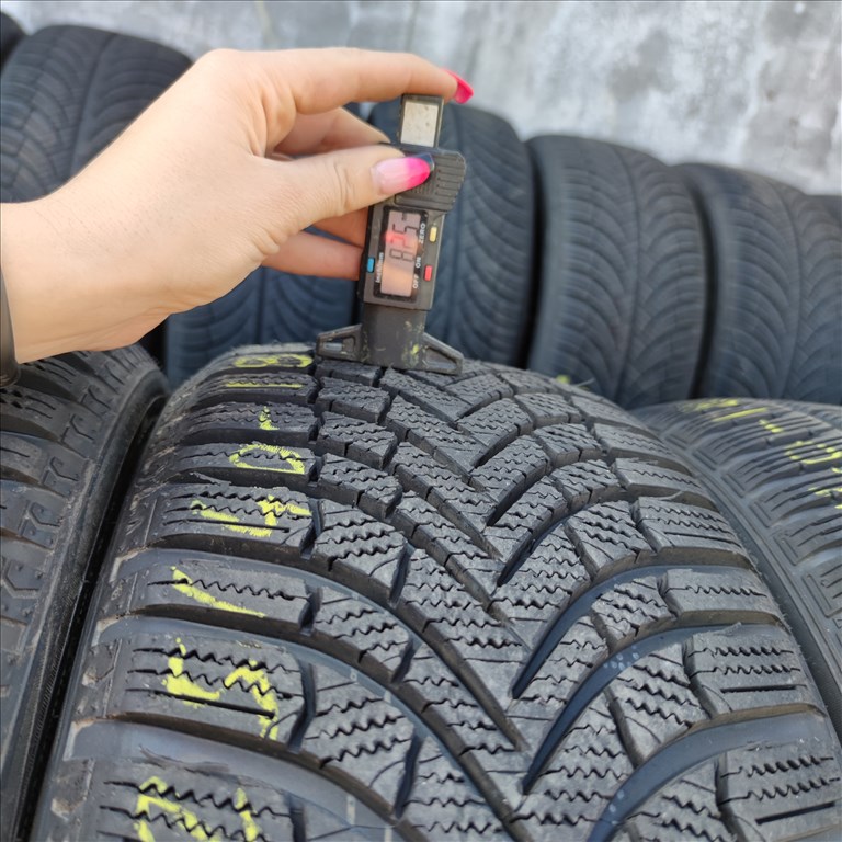 225/40 R18 Giti téli gumi 99500ft a 4db/15/ 4. kép