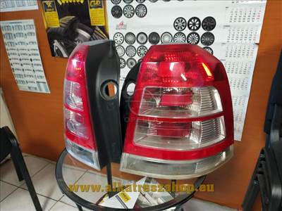 OPEL Zafira B hátsó lámpa jobb piros - fehér facelift utáni