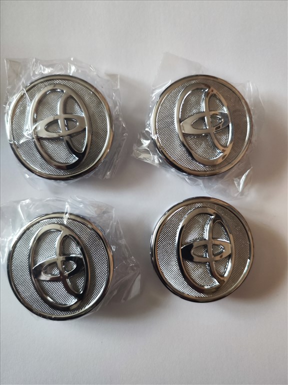 Toyota emblémás felni kupak 56/51mm. 1. kép