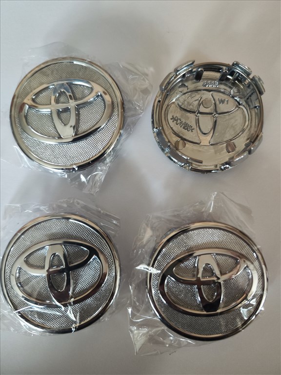 Toyota emblémás felni kupak 56/51mm. 2. kép