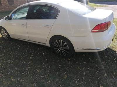 Volkswagen Passat B7 Bal hátsó ajtó 