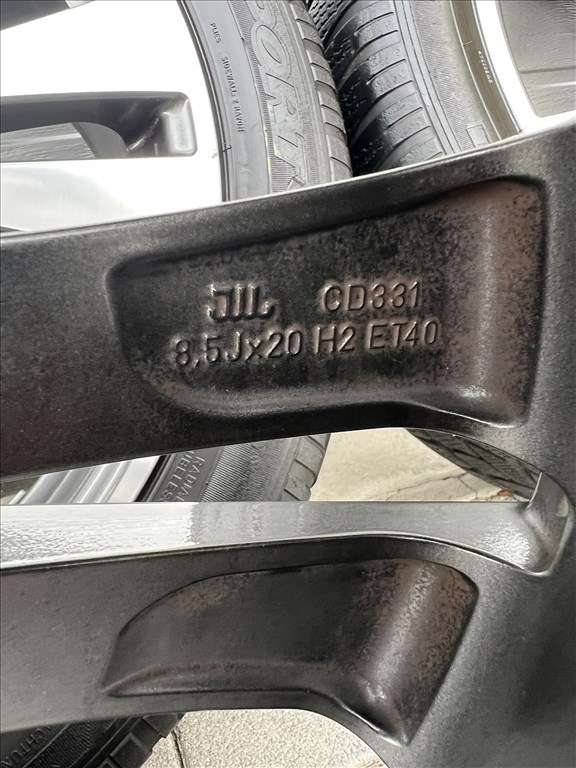 Gyári Mercedes R20 8,5j ET40  7. kép