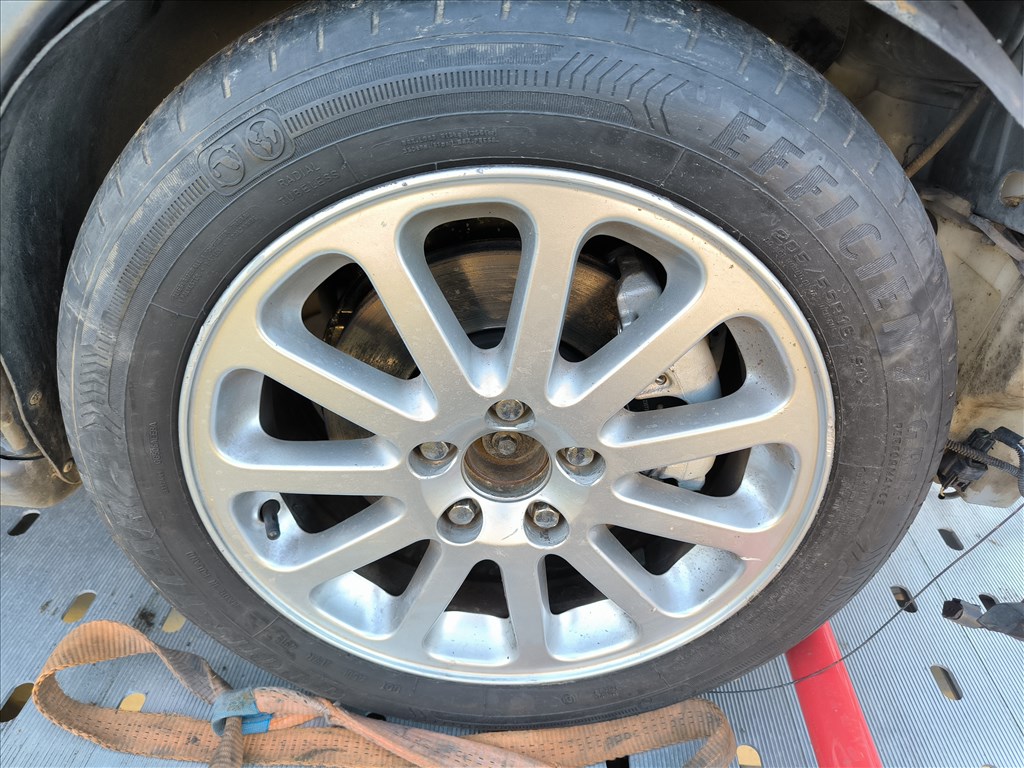  5x108  16" Volvo alufelni, rajta 205/55 használt Goodyear nyári gumi 1. kép