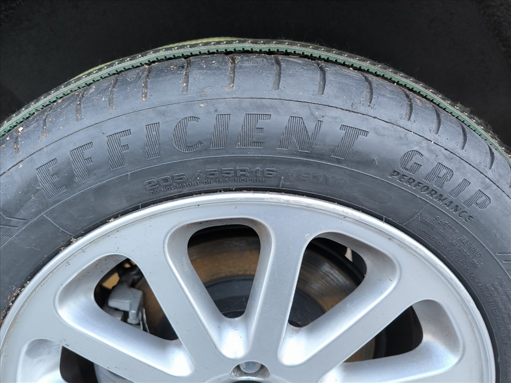  5x108  16" Volvo alufelni, rajta 205/55 használt Goodyear nyári gumi 6. kép