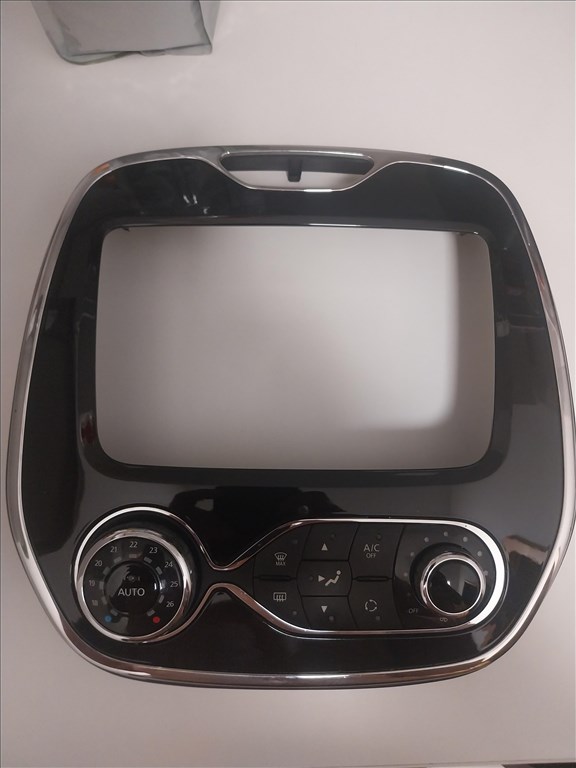 Renault Captur I Multimédiás fejegység  1. kép