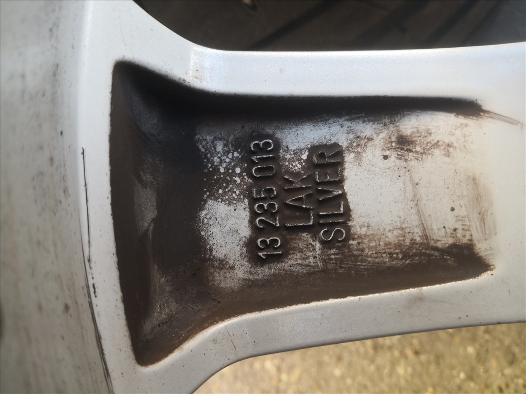 Opel 19-es gyári alukerék 11. kép