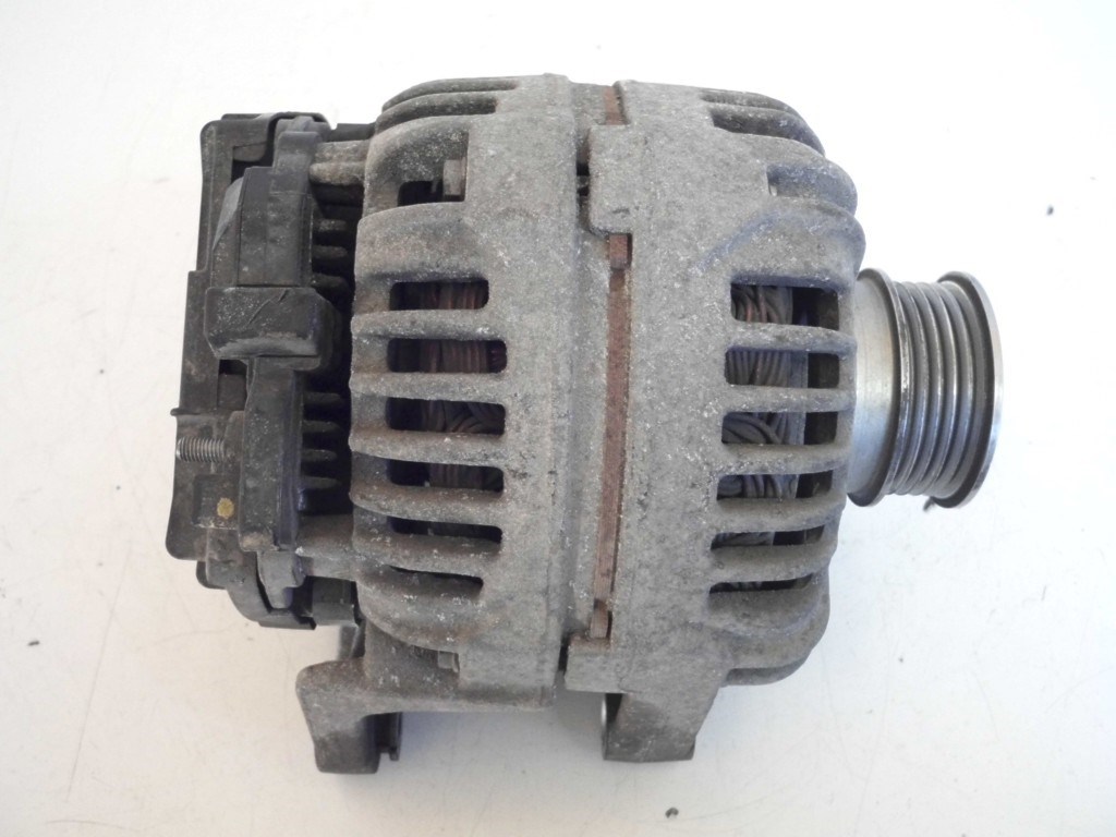 Opel Zafira B  generátor 55556067 0124425020 1. kép