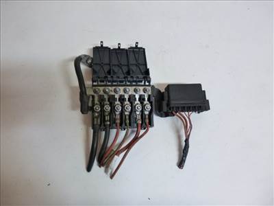 Seat Ibiza (6L) biztosítéktábla motortér