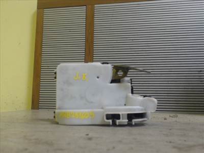 VOLKSWAGEN GOLF III. Jobb első ajtó zárszerkezet mechanikus