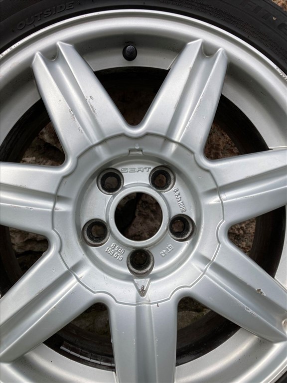  5x100 lyukosztású 16" használt alufelni, 205/45 használt nyári gumival 3. kép