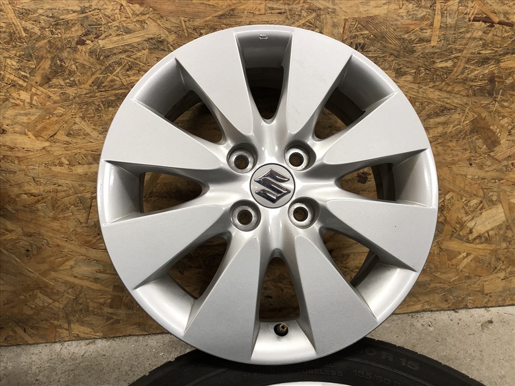  4x100 lyukosztású 5,5J 15colos (gyári felni) alufelni Suzuki Splash, Swift 15 col 8. kép