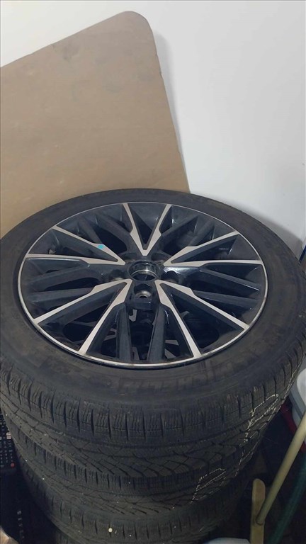  5x114.3 lyukosztású 7JJ 18" használt Dotz alufelni 1. kép