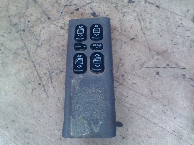 MERCEDES A W168 1997.10.01-2001.04.30 Bal első ablakemelő kapcsoló 1. kép