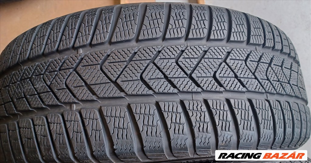 Pirelli Sottozero3 Winter MO 245/45 R18 téli gumik 2db.7mm 1. kép