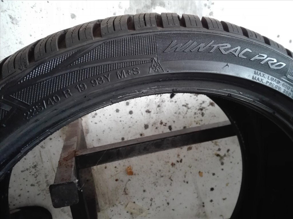 225/40R19 ÚJ Vredestein téli gumi garnitúra 225/40 r19 5. kép