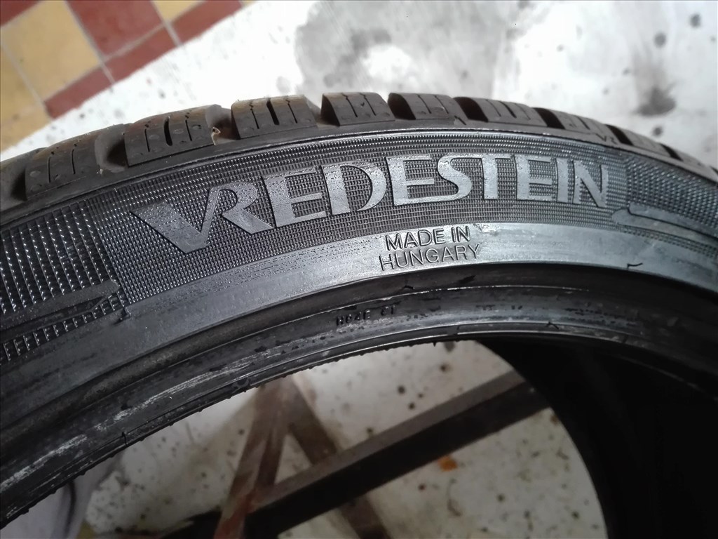225/40R19 ÚJ Vredestein téli gumi garnitúra 225/40 r19 6. kép