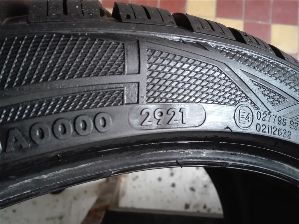 225/40R19 ÚJ Vredestein téli gumi garnitúra 225/40 r19 7. kép