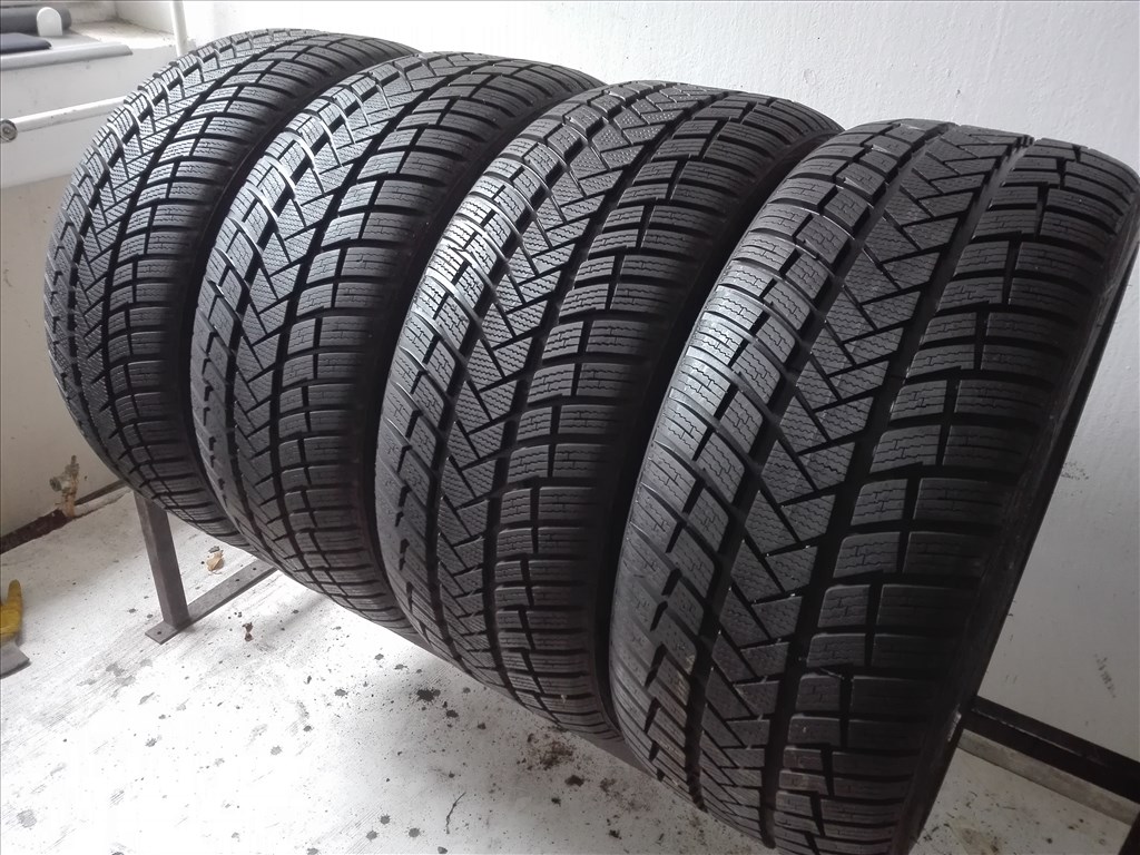 225/40R19 ÚJ Vredestein téli gumi garnitúra 225/40 r19 2. kép