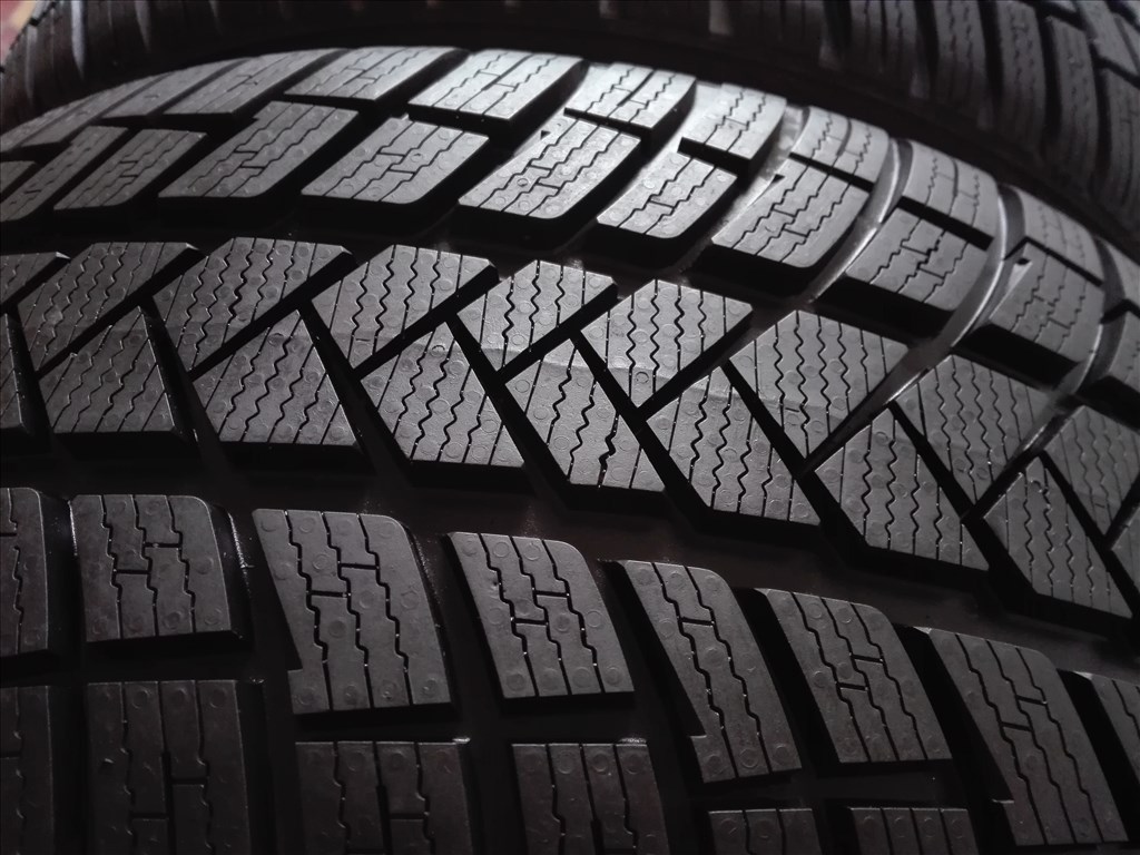 225/40R19 ÚJ Vredestein téli gumi garnitúra 225/40 r19 4. kép