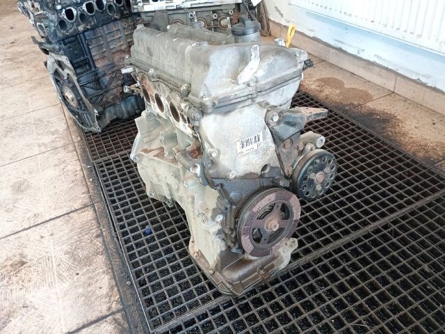 Toyota Yaris Verso Verso 1.3 fűzött blokk hengerfejjel  4. kép