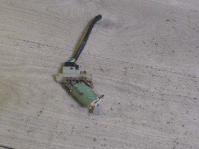 OPEL ASTRA F 94-02 Fűtőmotor előtét ellenállás  1. kép